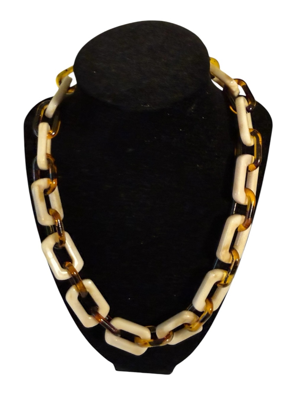 Women’s Beige and Tortoiseshell Link Bracelet and Necklace Set - Picture 4 of 9